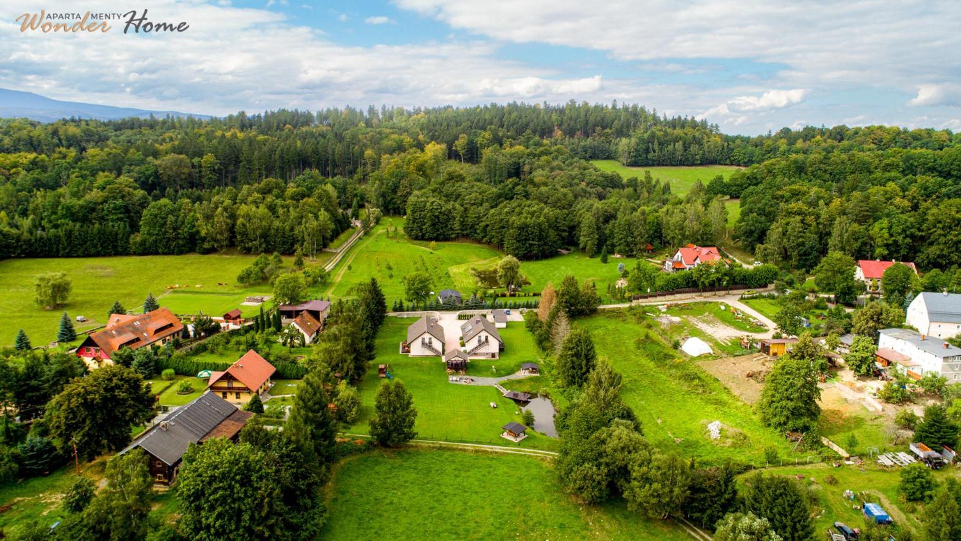 Apartamenty Czerwony Dworek - Duzy Teren Zielony, Plac Zabaw, Miejsce Na Grilla I Staw Z Mozliwoscia Wedkowania, Boisko Mysłakowice Exterior foto